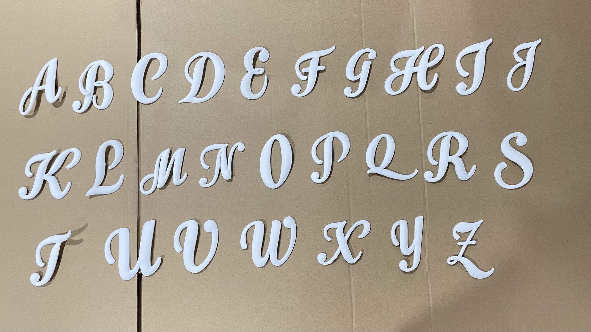 Lettres blanches: A à Z