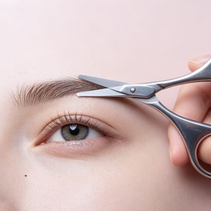 Tijeras pequeñas multifuncionales de acero inoxidable para uso transfronterizo, tijeras de belleza y bordado, recortador de cejas y barba - Product Image 3