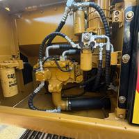 Excavatrice sur chenilles hydraulique d'occasion Caterpillar CAT323D2L de 23 tonnes, d'origine japonaise, avec composants essentiels (moteur, pompe)