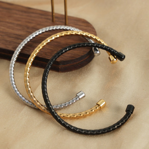 <span class=keywords><strong>Bracelet</strong></span> minimaliste géométrique à ligne torsadée élastique, étanche, plaqué or 18 carats, <span class=keywords><strong>en</strong></span> acier inoxydable, <span class=keywords><strong>bracelet</strong></span> manchette, bijoux femme - Product Image 1