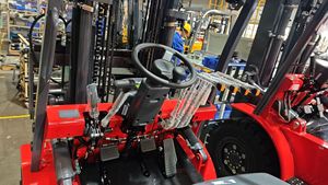 รถยกดีเซลใหม่เอี่ยม ขนาด 3 เมตร/4.5 เมตร ยกสูง 3.5 ตัน พร้อมประสิทธิภาพการทำงานที่ยอดเยี่ยม - Product Image 3