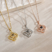 Collier pendentif en cuivre avec zircon carré et motif trèfle à quatre feuilles, projection 100 langues, design de niche pour femme, style clavicule tendance