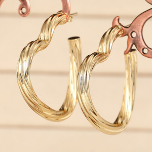 Orecchini a Spirale a Cuore Aperto, Gioielli per Orecchie in Stile Coreano Carino e Dolce, per Donna, da Indossare Ogni Giorno, per Feste, Regalo - Product Image 3