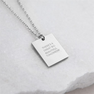 Collana pendente rettangolare personalizzabile in acciaio inossidabile citazione ispiratrice con incisione messaggio di affermazione positiva - Product Image 2