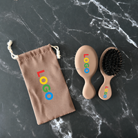 Brosse à extensions capillaires mini ARLANY avec logo personnalisé, finition mate, poils de nylon et de sanglier pour l'entretien quotidien et les extensions capillaires en salon