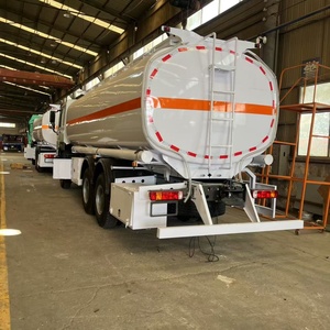 Autocisterne in Alluminio HOWO per Carburante Diesel da 6000, 10000, 15000, 50000 Litri Euro3 Euro5, Autocisterne per Lunghe Distanze al Miglior Prezzo - Product Image 2