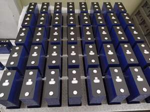 بطاريات ليثيوم أيون قابلة لإعادة الشحن REPT بجهد 3.<span class=keywords><strong>2</strong></span> فولت وسعات 280 أمبير و314 أمبير و320 أمبير و345 أمبير، خلايا بطارية ليثيوم فوسفات حديد شمسية من نوع Prismatic، متوفرة في المخزون الأوروبي - Product Image 5