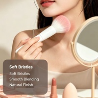 Kuas Makeup Wajah Bulu Sintetis Lembut Bergradasi Pink Berkualitas Tinggi untuk Kosmetik Bedak