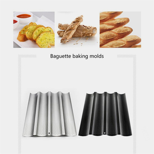 Plateau de cuisson en acier inoxydable pour boulangerie, moule à 4 pains, perforé, 60x80cm, 5 rangs, couleur or rose, fabrication française - Product Image 5