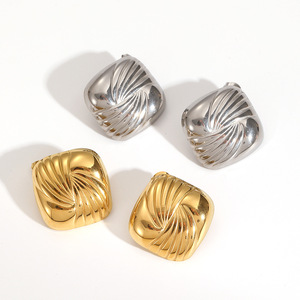 Pendientes cuadrados geométricos de acero inoxidable chapado en oro de 18k para mujer, joyería hipoalergénica de moda - Product Image 5