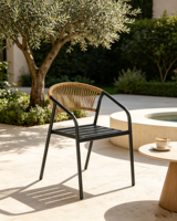 Chaise de salle à manger en rotin pour patio avec structure en métal noir