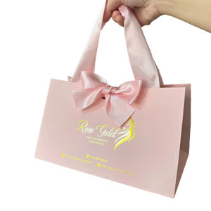 Bolsas de Compra de Papel Rosa Premium - Empaque de Marca con Impresión en Dorado para Venta al por Menor y Regalos - Product Image 6
