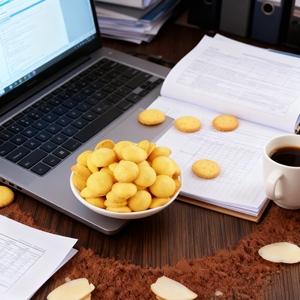 บิสกิตกรอบรสไข่เค็มหวานอร่อย ขนาด 300 กรัม รูปทรงกลม ขายส่ง - Product Image 3