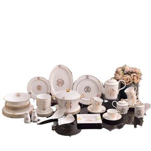 ชุดอาหารค่ำพอร์ซเลนหรูหราสไตล์มินิมอลขายดี ชุดเซรามิกโบนไชน่าแบบตะวันตก เป็นมิตรกับสิ่งแวดล้อม ปลอดภัยสำหรับใช้ในบ้านและโรงแรม - Product Image 1