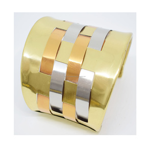 Bracelet en cuivre 2026 pour festival, gravé motif Arbre de Noël Nebraska et Père Noël, léger, avec fermoir massif en relief, bijou - Product Image 3