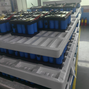 แบตเตอรี่ลิเธียมไอรอนฟอสเฟต MIQ Custom Deep Cycle แบบชาร์จได้ 1280Wh 12.8v 100Ah พร้อมวงจรการใช้งานสำหรับรถกอล์ฟ - Product Image 2