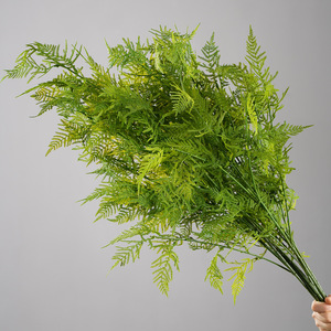 Helecho artificial Greenway con hojas de 3 ramas, decoración floral para días festivos y celebraciones - Product Image 3