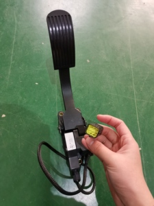 Pedale Acceleratore per <span class=keywords><strong>Auto</strong></span> Elettrica a Nuova Energia, Tre o Quattro Fili, 05v 12v 5v, HXWJ-04-0000 HXWJ040000 - Product Image 2