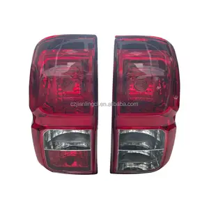 Lâmpadas LED Tail Lights OEM 81550-0K261 81560-0K261 815500K261 815600K261 Lâmpada traseira L com lâmpada de nevoeiro para Toyota Hilux Revo 2015