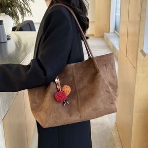 Sac fourre-tout en faux daim doux pour femme, grande capacité, sac à bandoulière décontracté pour l'automne et l'hiver, vente en gros - Product Image 5