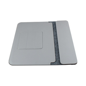 Custodia per Laptop 4 in 1 con Ricarica Wireless e Tappetino di Ricarica da Scrivania per Viaggi, Compatibile con MacBook Air e Pro - Product Image 4
