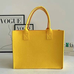 Bolso de Fieltro de Alta Calidad y Bolsa de Regalo, Bolso Tote de Gran Capacidad con Impresión de Logotipo Personalizado y Opciones de Color - Product Image 3