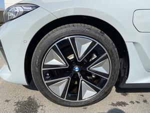 <span class=keywords><strong>BMW</strong></span> i3 d'occasion 2025 EDrive 40 L Shadow Edition Uniland Motors, berline d'occasion à transmission intégrale en Chine, bon état - Product Image 6