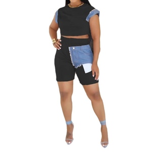 Conjunto de 2 Piezas de Top de Manga Corta y Pantalones Cortos con Diseño de Empalme de Mezclilla para Mujer, a la Moda - Product Image 3