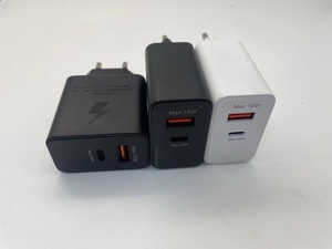Chargeur mural <span class=keywords><strong>USB</strong></span>-C 3 ports en gros d'usine, charge rapide QC4.0, charge sans fil magnétique 18W pour téléphones mobiles et appareils - Product Image 3
