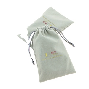Petit sachet cadeau personnalisé avec logo imprimé pour la présentation de bijoux, pochette d'emballage pour bijoux en velours doux au toucher - Product Image 1