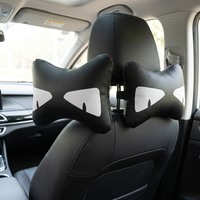 Oreiller de voiture en cuir PVC avec motif œil de démon original, oreiller de cou en peluche pour voiture, décoration anime, vente chaude OEM