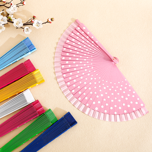 Abanico de Mano de <span class=keywords><strong>Madera</strong></span> de Colores con Patrones Temáticos de Puntos Rojos, Pintado a Mano de Doble Cara, <span class=keywords><strong>para</strong></span> <span class=keywords><strong>Regalos</strong></span> <span class=keywords><strong>del</strong></span> Día <span class=keywords><strong>del</strong></span> <span class=keywords><strong>Padre</strong></span> y Graduaciones, Suave - Product Image 4