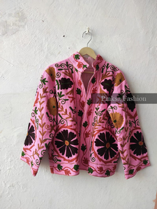 Chaqueta Suzani de Terciopelo de Algodón Hecha a Mano |   Abrigo de Invierno Estilo Bohemio para Mujer |   Textil Indio Ecológico Bordado a Mano - Product Image 5