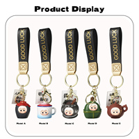 Porte-clés porte-bonheur en cuir vintage, figurine de dessin animé, objet ancien, pendentif breloque kawaii, cadeaux pour fabricants