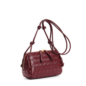 Bolso Bandolera de Cuero Trenzado de Grano Completo con Correa de Cuerda Anudada, Disponible en Varios Colores, Perfecto para Uso Diario - Product Image 1
