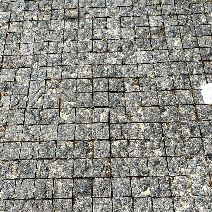Natürliche split dunkelgrau granit cubestone für auffahrt