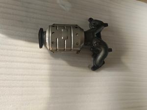 汽车制造商原装排气歧管，带排气催化转换器，适用于起亚秀尔 1.6L 2010-2011 直接安装式排放控制 - Product Image 3