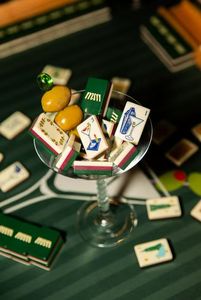 Jeu de Mahjong Thème Ville de Londres Vintage, Luxe, pour Enfants, Tuiles de Mahjong Thème Vin en Cristal, Américain 4 Couches CN;GUA - Product Image 3