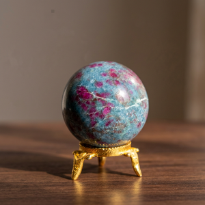 Esfera de Cristal de Cianita Rubí Premium para Meditación Reiki, Decoración Espiritual, Coleccionistas de Gemas, Venta al por Mayor - Product Image 1