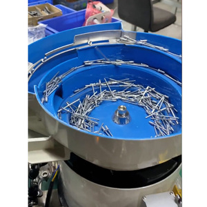 Machine à rivets <span class=keywords><strong>pop</strong></span> <span class=keywords><strong>pneumatique</strong></span> à alimentation automatique avec 3.2-5.0 rivets machine à riveter personnalisée - Product Image 5