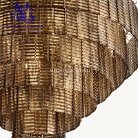 Lustre en verre médiéval français à motifs en relief, suspension vintage électroplaquée pressée à la main pour salon, salle à manger, villa, hôtel