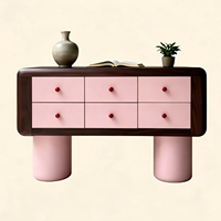 Console moderne minimaliste rose laquée, meuble compact et étroit pour entrée, armoire de rangement pour petit espace, chambre ou salon