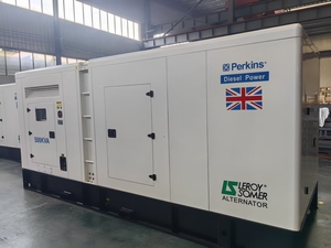 Groupe électrogène diesel silencieux de type boîte blanche de 500 kVA équipé d'un moteur Perkins d'origine, adapté aux hôpitaux, aux hôtels, aux centres de données - Product Image 3
