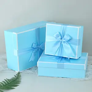 Boîte-cadeau rectangulaire en relief de haute qualité emballage estampé en carton de luxe pour bougies parfumées boîtes en papier de poupée explosive