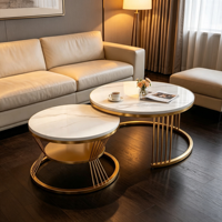 Ensemble de tables basses gigognes de luxe, plateau effet marbre blanc, structure en métal doré, 2 pièces, table à thé, salon, hôtel
