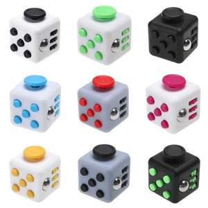 Werbeartikel Plastik Mini Fidget Cube - 6-seitiges Tragbares Stressabbau-Spielzeug zur Angstlinderung - Product Image 1
