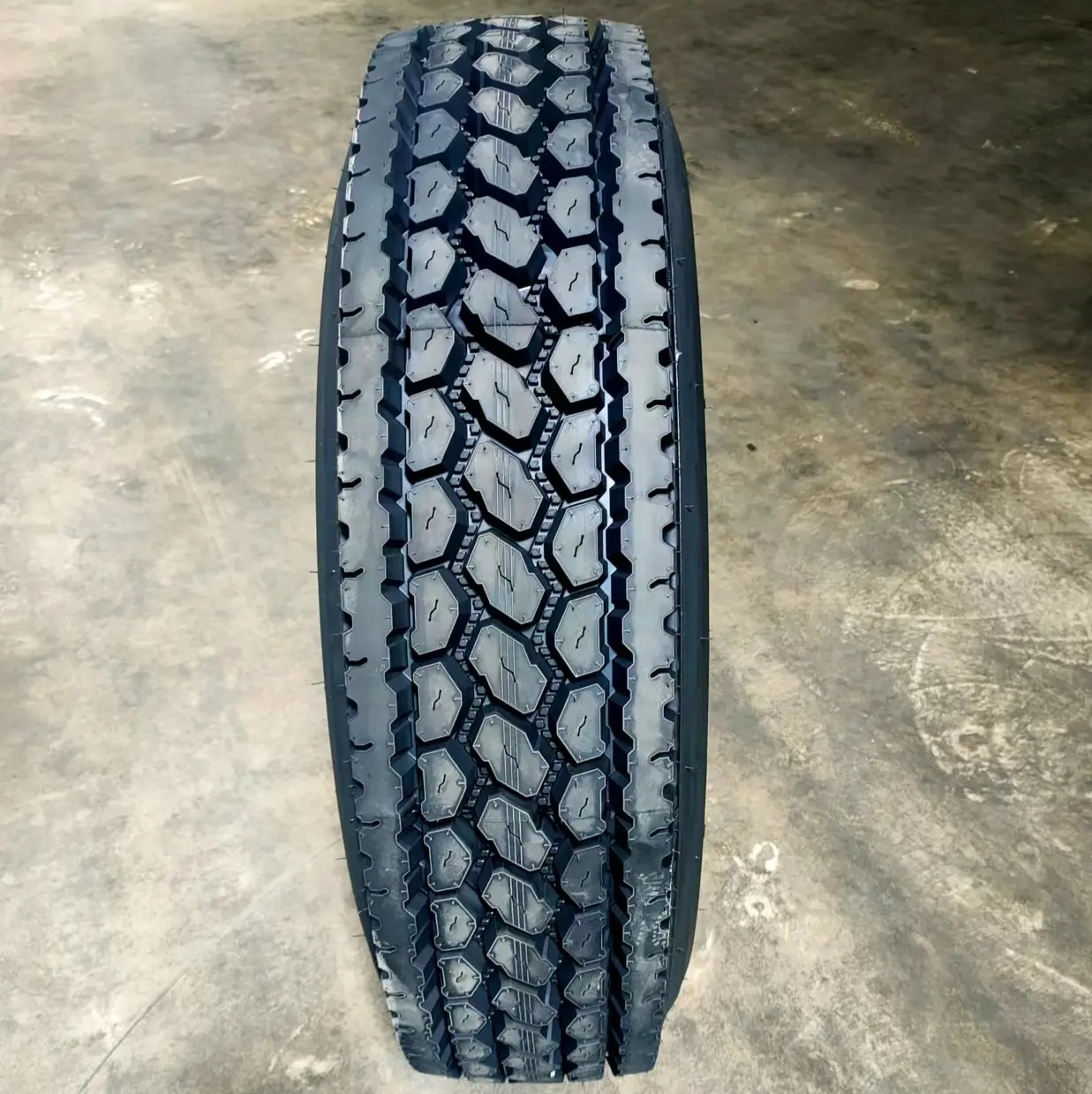 סיני Greforce מותג מסחרי להשתמש 11R22.5, 295/75R22.5 11R24.5 משאית צמיג יצרן בסין