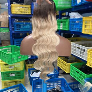 1B/613 Brazilian Remy Hair Body Wave Wig with Dark Root to Blonde Gradient and for Lace Frontal Closure (Hair Extension)