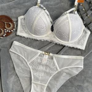 Vente en gros d'usine, lingerie sexy de haute qualité, ensemble de lingerie et de culottes en dentelle à bretelles croisées pour femmes - Product Image 6