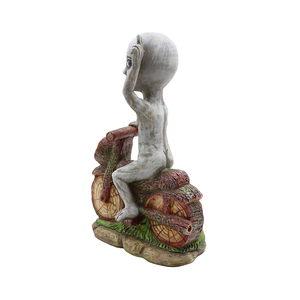 Statua Aliena Originale - Alieno con Segno della Pace, Ornamento per Casa, Ufficio, Bar, Sala Giochi, Scrivania, Mensola, Postazione di Lavoro, Tavolino da Caffè - Product Image 4